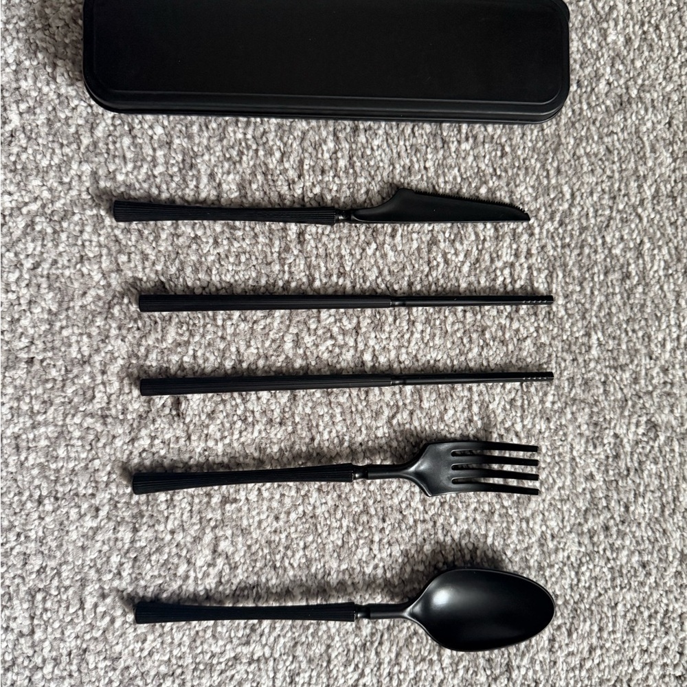 SHEIN Elegant Black Travel Dining Set with Chopsticks - Picture 2 of 5